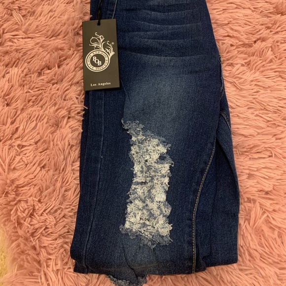 Fashion Nova Distressed Jeans - Picture 5 of 6